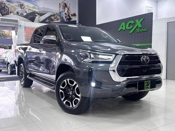 TOYOTA HILUX 2.8 D-4D TURBO DIESEL CD SRX 4X4 AUTOMÁTICO TOYOTA HILUX 2.8 D-4D TURBO DIESEL CD SRX 4X4 AUTOMÁTICO